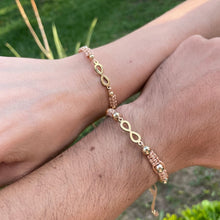 Cargar imagen en el visor de la galería, Pareja Pulsera Infinito Beige
